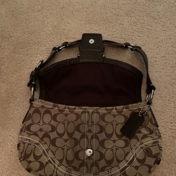 Coach bag. - Picture 2 of 7
